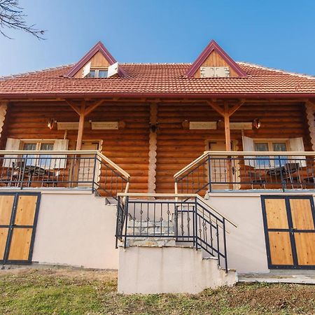 Apartmani Zuti Leptir Vrdnik Εξωτερικό φωτογραφία